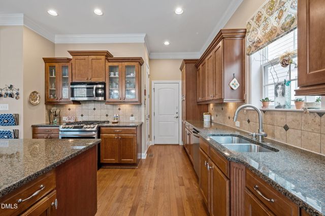 102 Legends Way, Chapel Hill, NC 27516