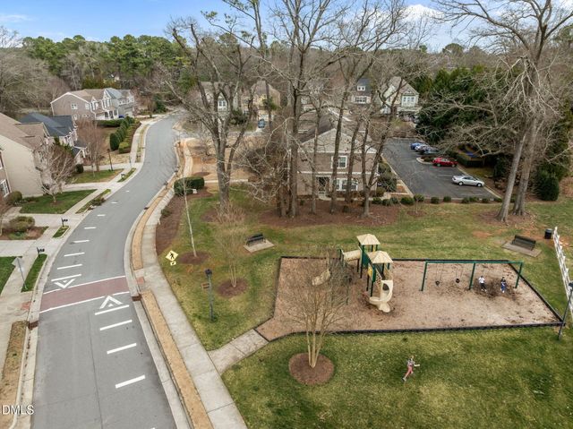 102 Legends Way, Chapel Hill, NC 27516