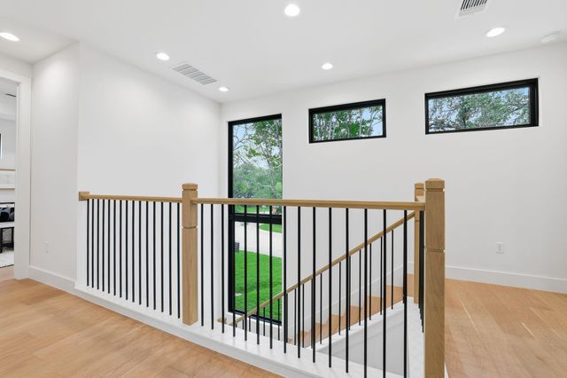 2605 Forest Bend DR, Austin, TX 78704