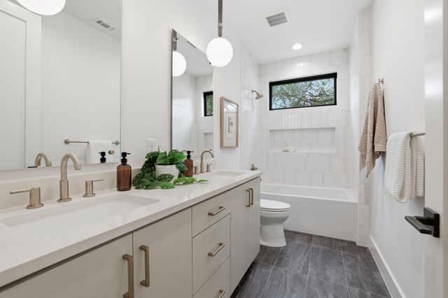 2605 Forest Bend DR, Austin, TX 78704