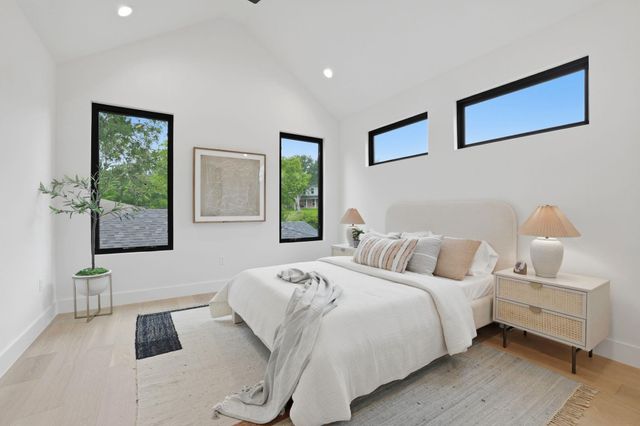 2605 Forest Bend DR, Austin, TX 78704