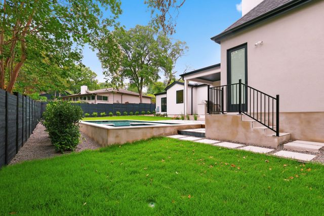 2605 Forest Bend DR, Austin, TX 78704