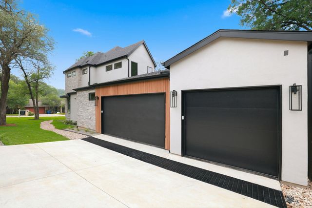 2605 Forest Bend DR, Austin, TX 78704