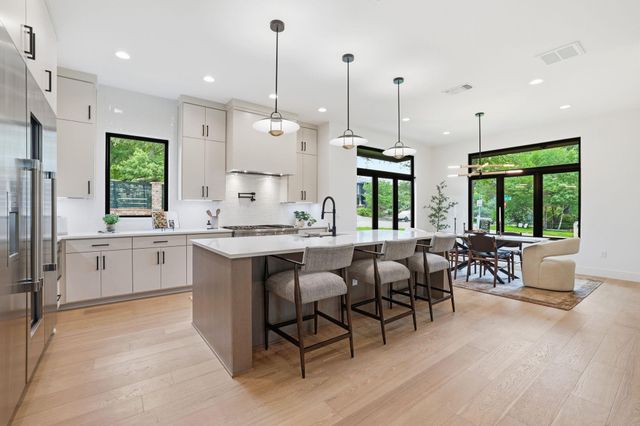 2605 Forest Bend DR, Austin, TX 78704