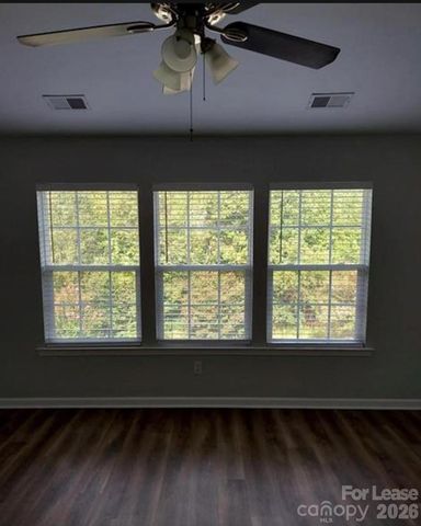 3147 Old Ironside Drive, Charlotte, NC 28213