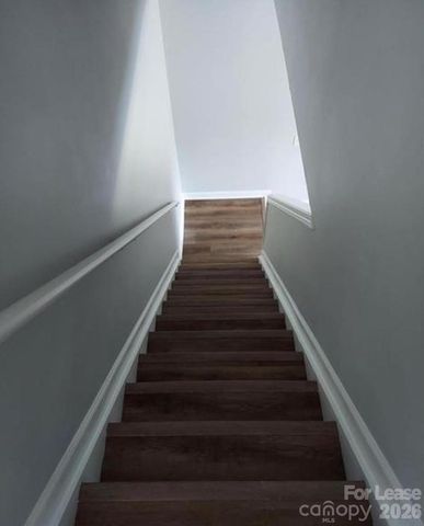 3147 Old Ironside Drive, Charlotte, NC 28213