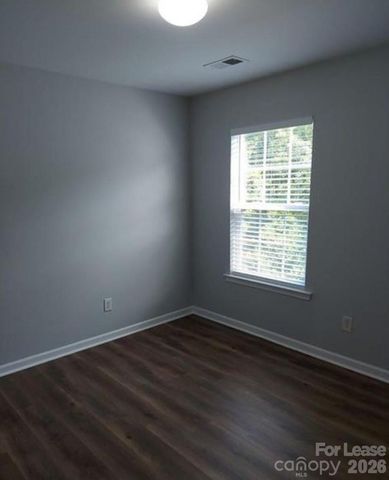 3147 Old Ironside Drive, Charlotte, NC 28213