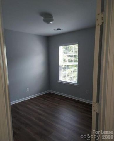 3147 Old Ironside Drive, Charlotte, NC 28213