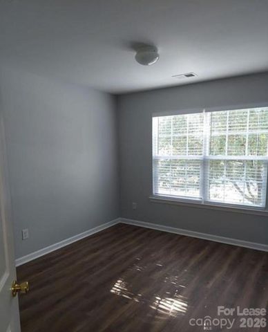 3147 Old Ironside Drive, Charlotte, NC 28213