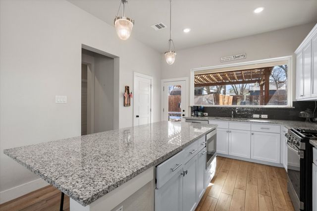 203 W Kimball Street B, Mansfield, TX 76063