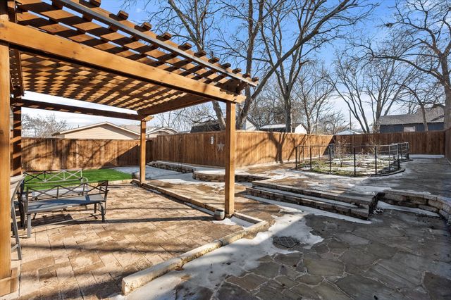 203 W Kimball Street B, Mansfield, TX 76063