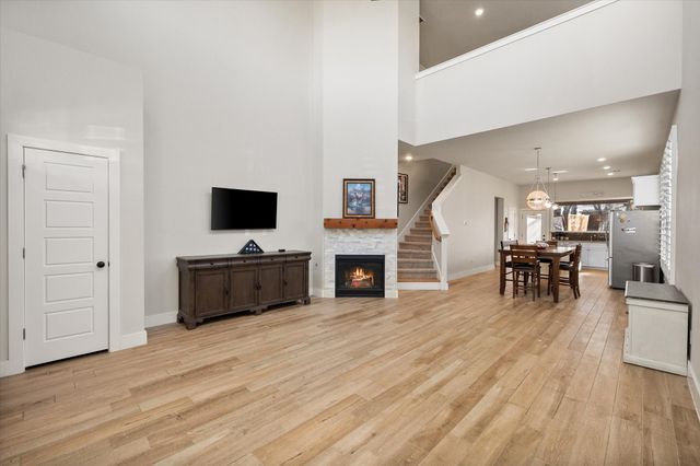 203 W Kimball Street B, Mansfield, TX 76063