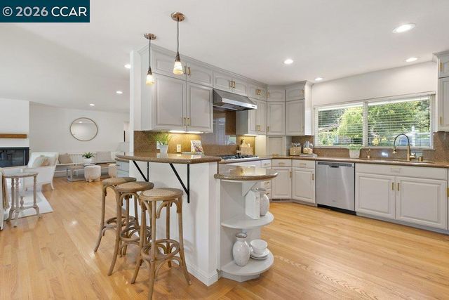 607 Rheem Blvd, Moraga, CA 94556