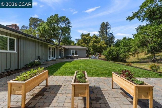 607 Rheem Blvd, Moraga, CA 94556