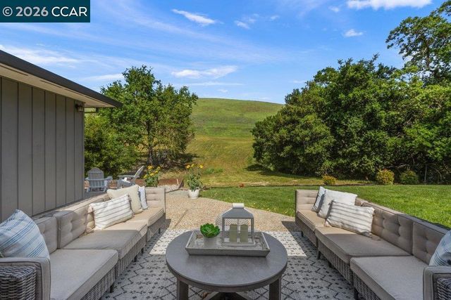 607 Rheem Blvd, Moraga, CA 94556