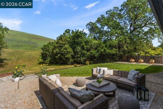 607 Rheem Blvd, Moraga, CA 94556