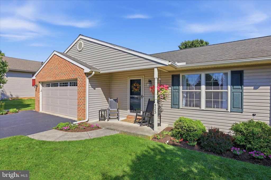 523 FOGGY BOTTOM RD, Ephrata, PA 17522