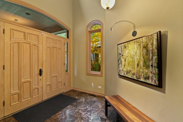 1122 NW Foxwood Place, Bend, OR 97703