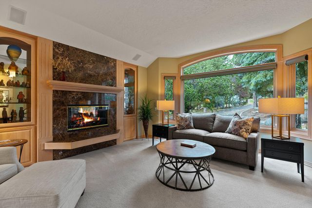 1122 NW Foxwood Place, Bend, OR 97703