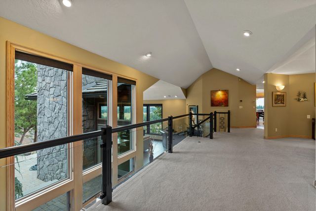 1122 NW Foxwood Place, Bend, OR 97703