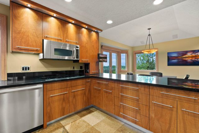 1122 NW Foxwood Place, Bend, OR 97703