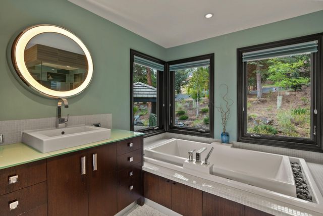 1122 NW Foxwood Place, Bend, OR 97703