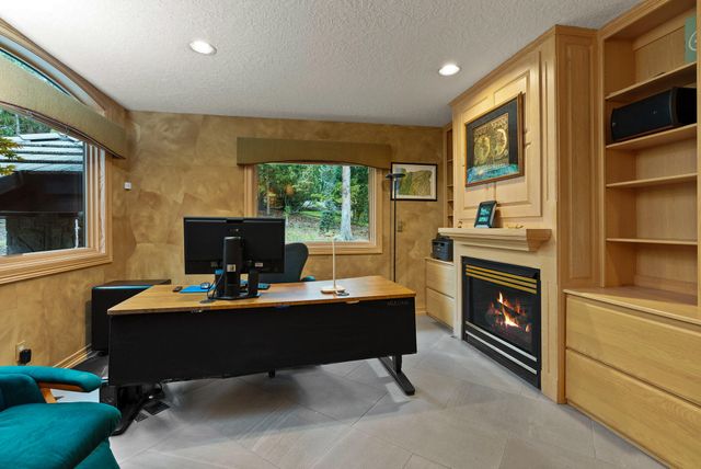 1122 NW Foxwood Place, Bend, OR 97703