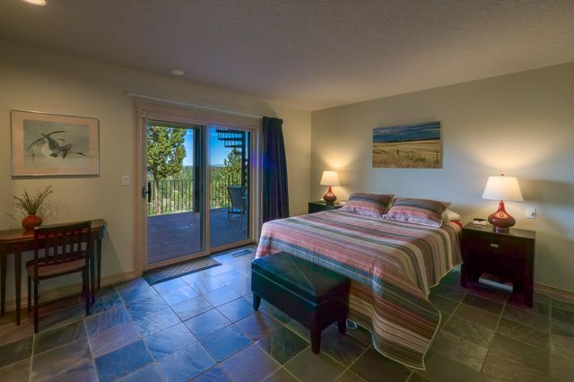 1122 NW Foxwood Place, Bend, OR 97703