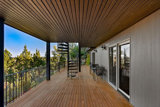 1122 NW Foxwood Place, Bend, OR 97703