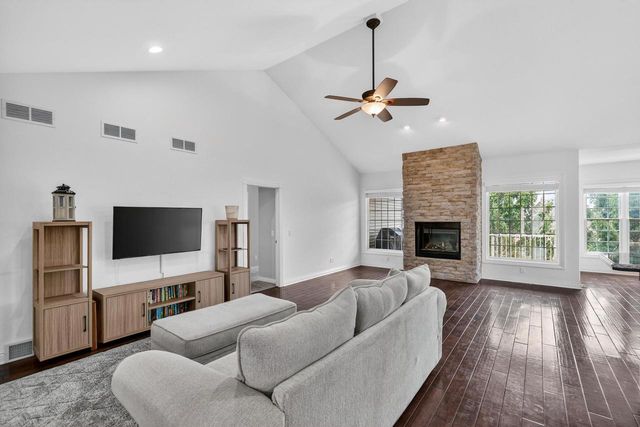 269 W Nelson Street, Deerfield, WI 53531