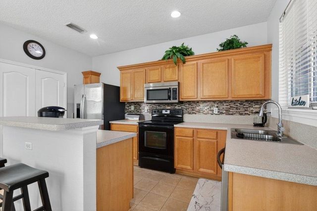 300 W Pisa Pl, St Augustine, FL 32084