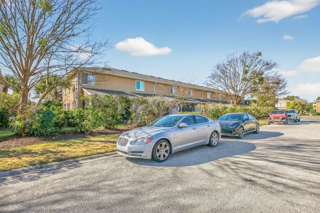 300 W Pisa Pl, St Augustine, FL 32084