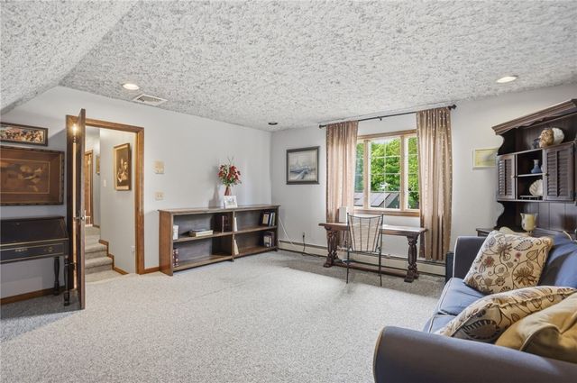 34 Robin Lane, West Warwick, RI 02893