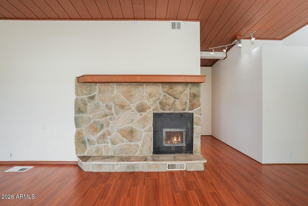 Image 10 of property listing at 10375 E Lynn Drive, Cornville, AZ 86325