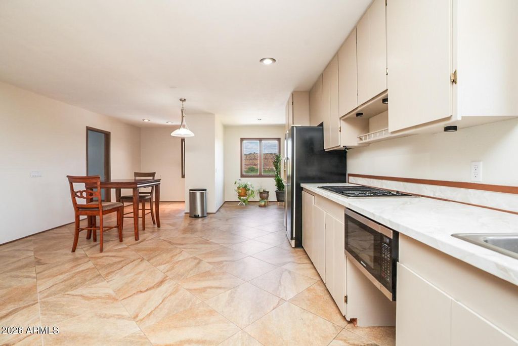 Image 14 of property listing at 10375 E Lynn Drive, Cornville, AZ 86325