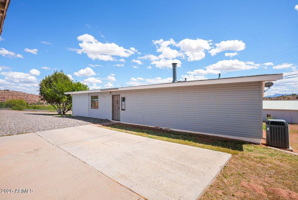 Image 54 of property listing at 10375 E Lynn Drive, Cornville, AZ 86325