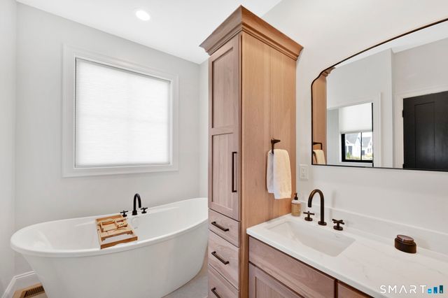 3 Garnet Lane, Ellington, CT 06029
