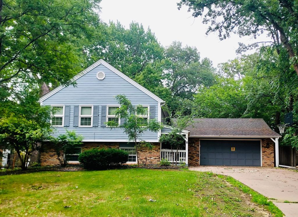7424 Edgewood Avenue N, Brooklyn Park, MN 55428 — exterior
