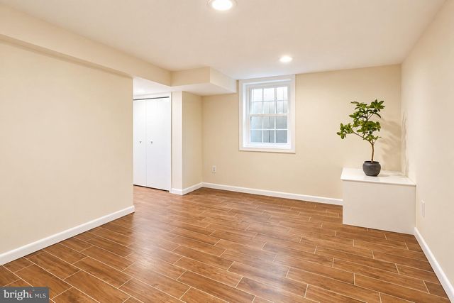 2708 FARMINGTON DR, Alexandria, VA 22303