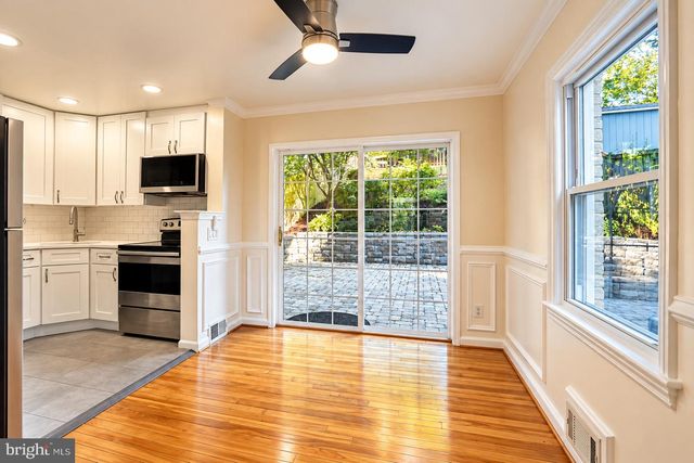 2708 FARMINGTON DR, Alexandria, VA 22303