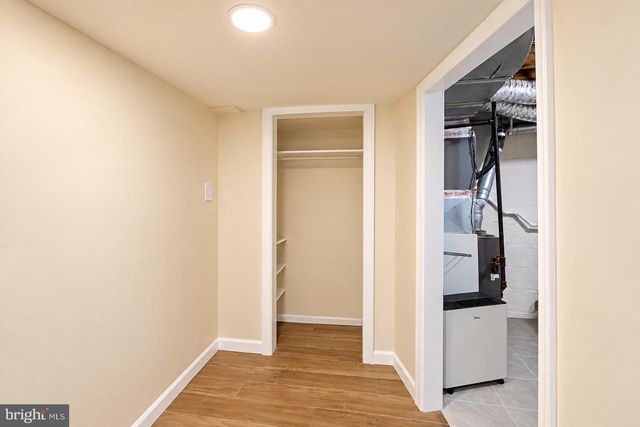 2708 FARMINGTON DR, Alexandria, VA 22303