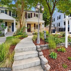 2708 FARMINGTON DR, Alexandria, VA 22303