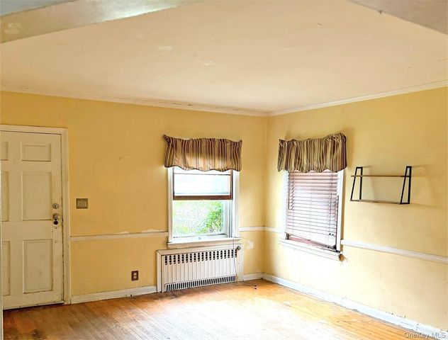 534 Sperry Boulevard, New Hyde Park, NY 11040