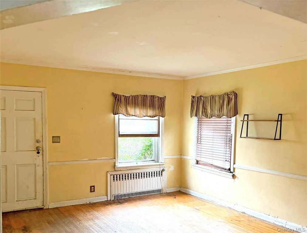 534 Sperry Boulevard, New Hyde Park, NY 11040 — photo 4