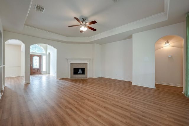 14 Pomerelle Place, The Woodlands, TX 77382