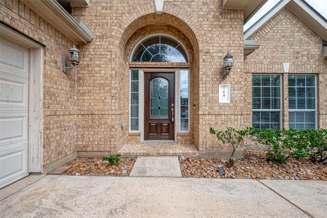 14 Pomerelle Place, The Woodlands, TX 77382