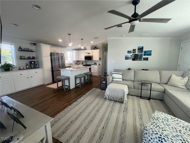 1115 Jade Lake PT, Naples, FL 34114