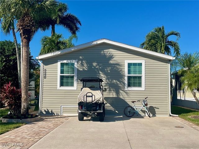 1115 Jade Lake PT, Naples, FL 34114