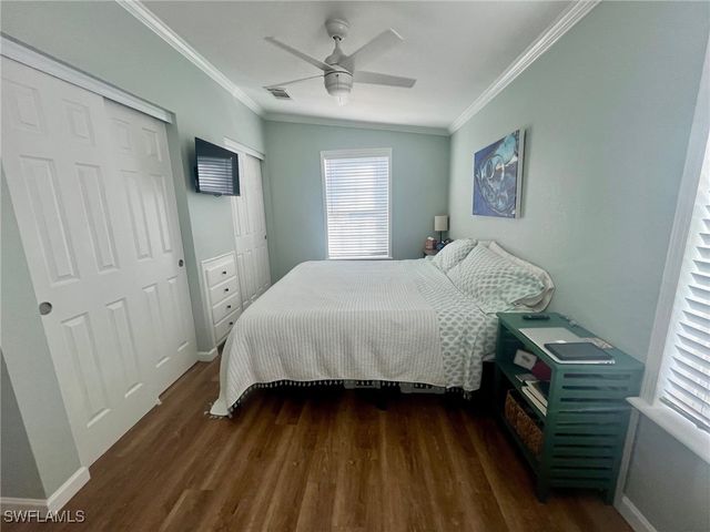 1115 Jade Lake PT, Naples, FL 34114