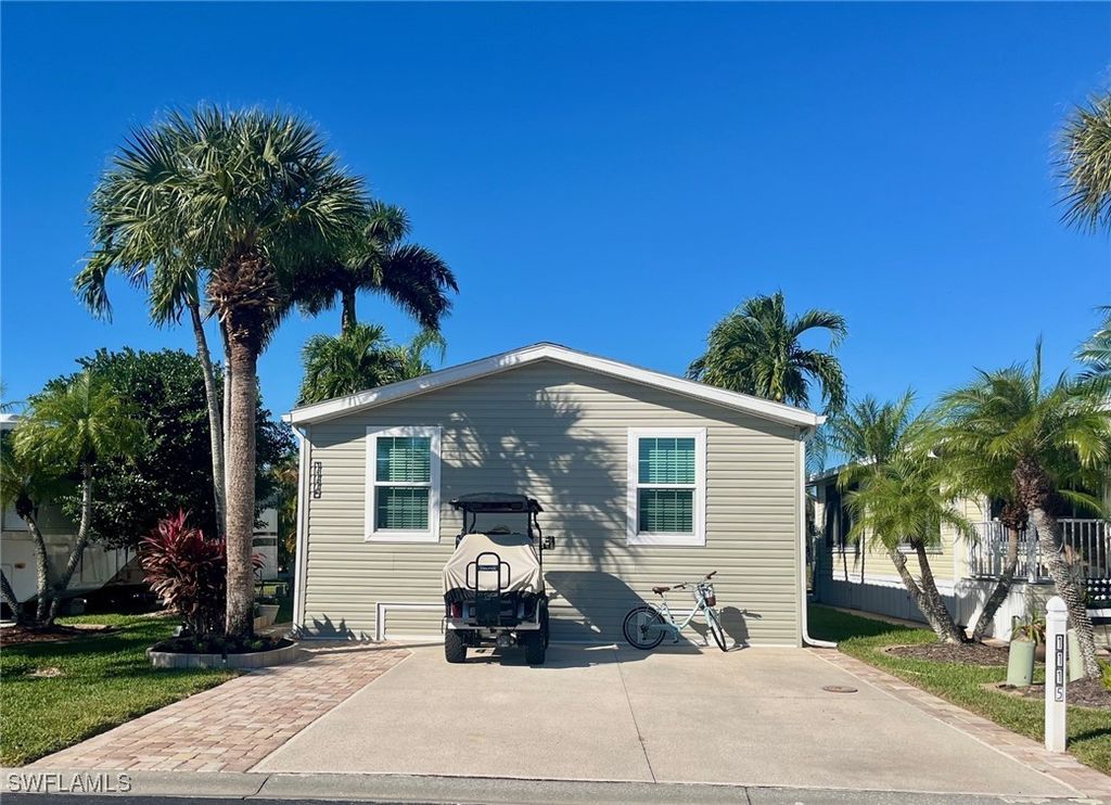 1115 Jade Lake PT, Naples, FL 34114